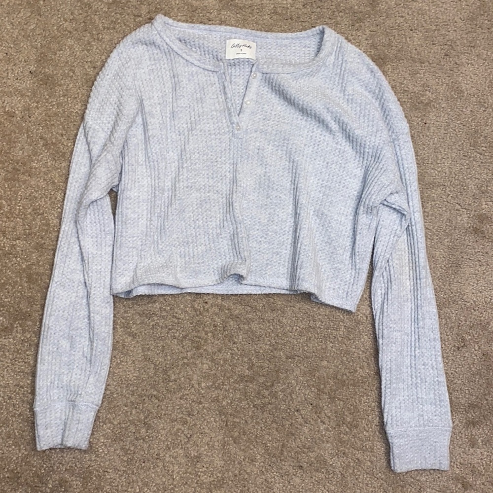 Hollister Cropped V neck sweater